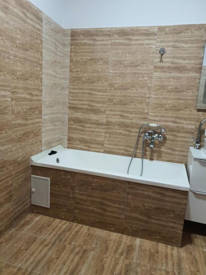 Centre Apartment Oradea Ngoại thất bức ảnh